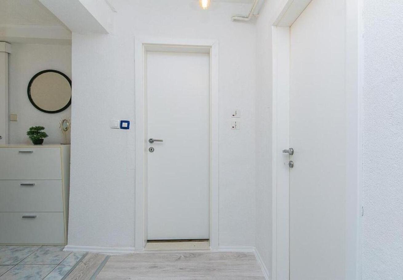 Apartment Jure Brist Exterior photo