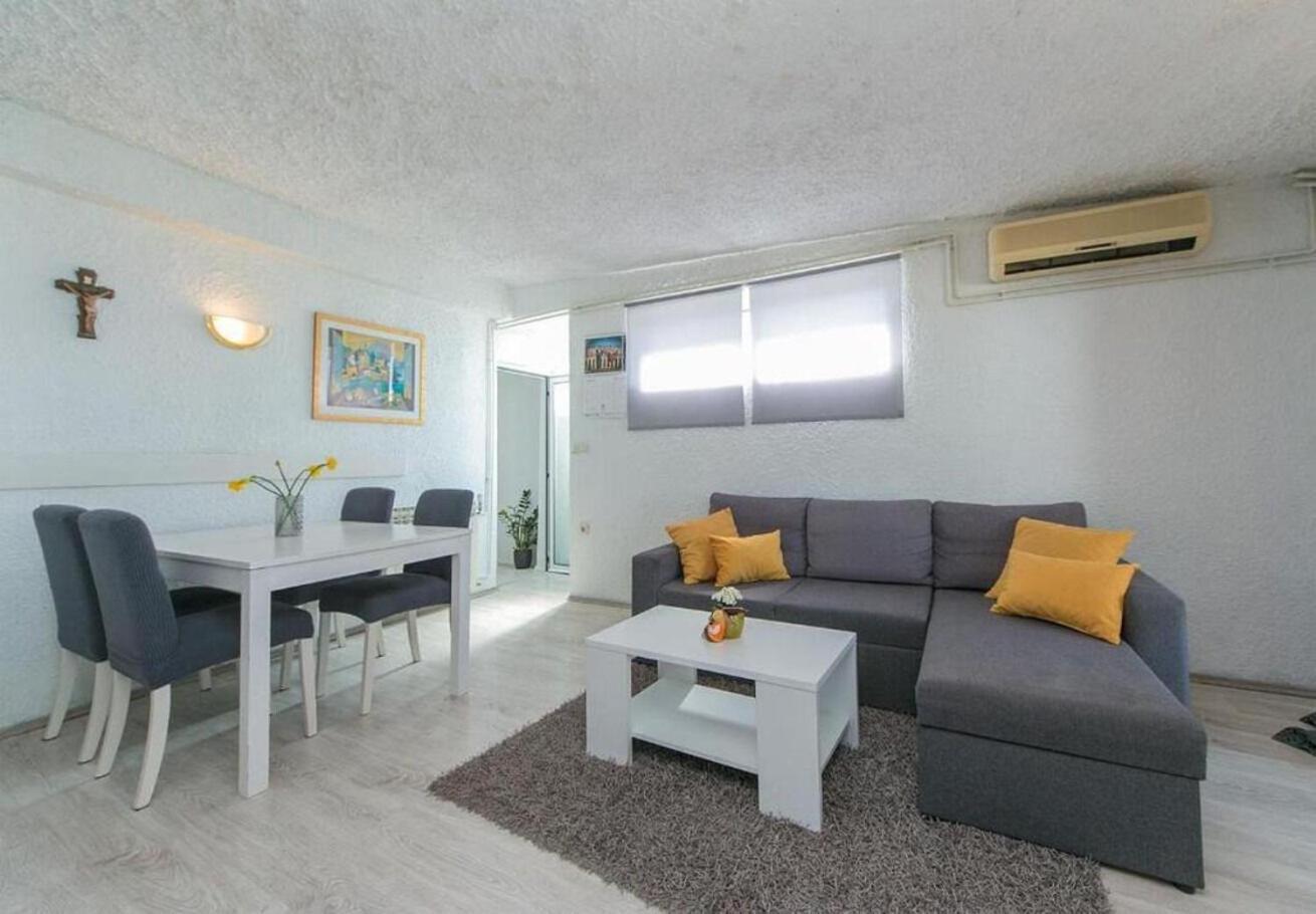 Apartment Jure Brist Exterior photo